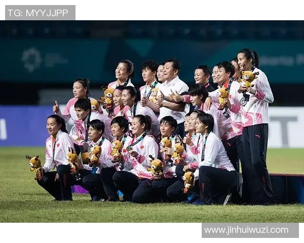 重庆足球队总决赛精彩配合分析展现团队精神与战术执行力